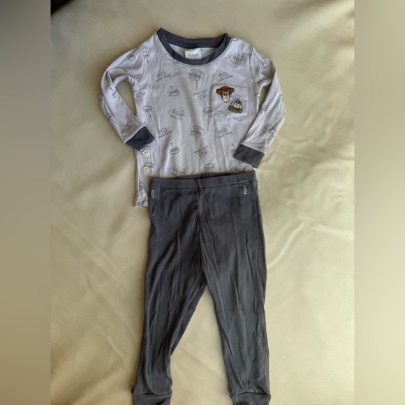 Bundle of boy pajamas gap,Uniqlo and wondershop - Picture 6 of 16